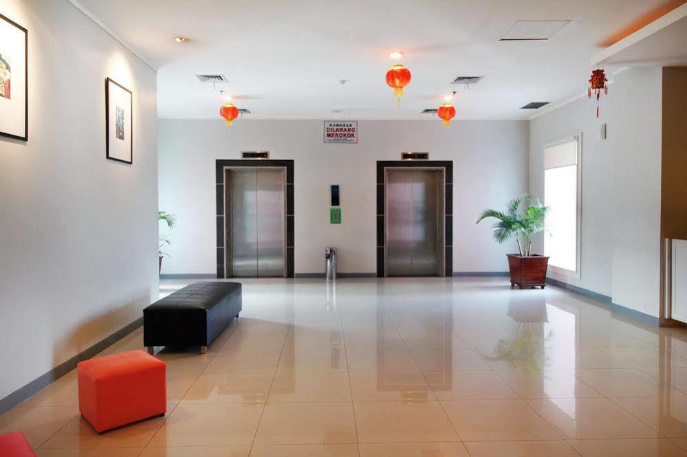 Airy Glodok Pinangsia Raya Hotel 3*