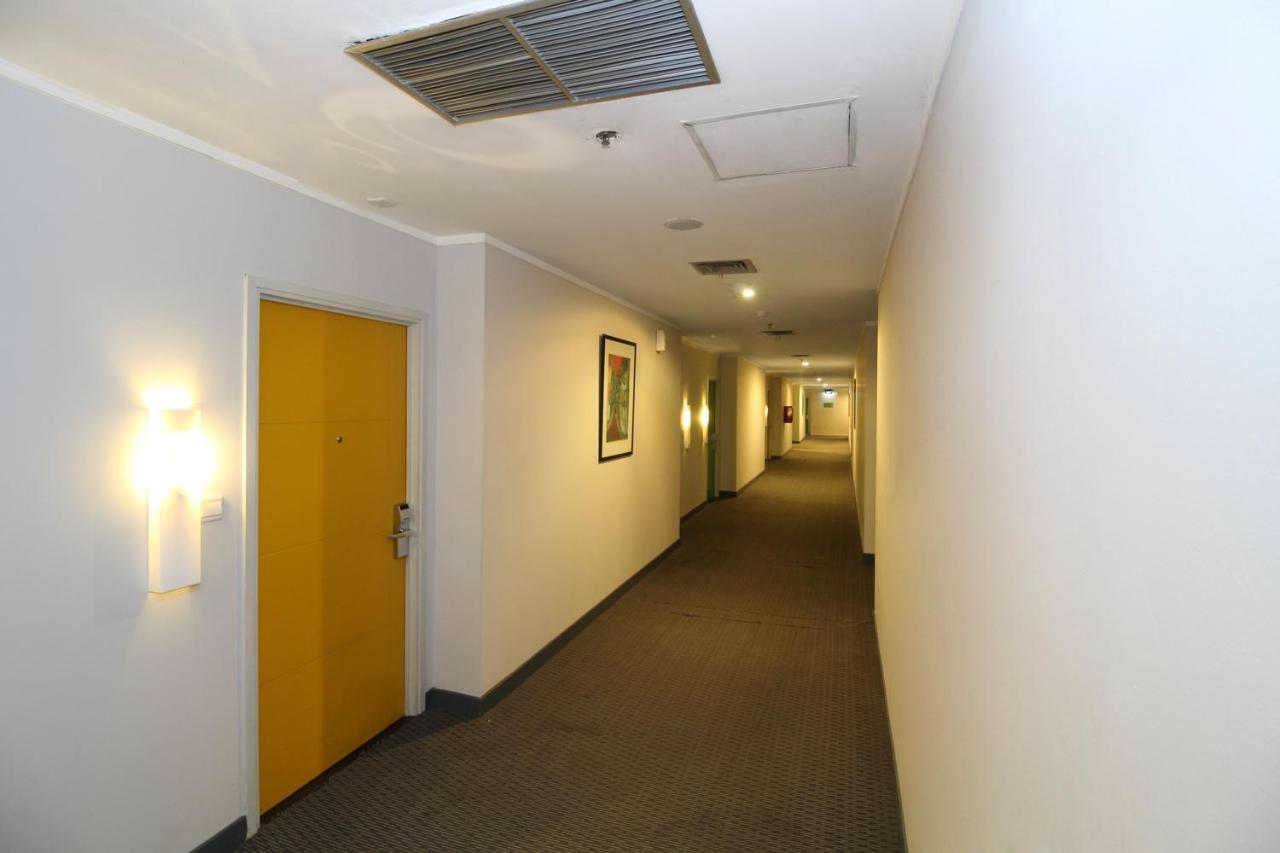 Airy Glodok Pinangsia Raya Hotel